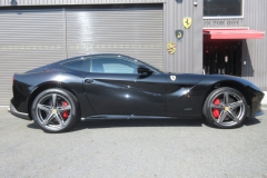 FerrariF12ベルリネッタ 前後ロベルタ・リフターシステム