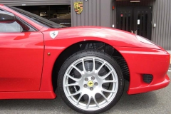 Ferrari チャレンジストラダーレ用ロベルタ・リフターシステムも好評です。ロベルタ・リフターシステム装着後のチャレンジストラダーレフロントリフトアップ。