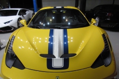 Ferrari458スペチアーレA　ロベルタ・リフターシステム取り付け作業中です。458スペチアーレシリーズ用ロベルタは、純正リフト比で約50％増しのリフトアップストロークを実現しています。