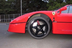 Ferrari F40用ロベルタ・リフターシステム。前後4輪キット好評発売中です。