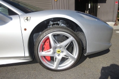 Ferrari 458イタリア用ロベルタ・リフターシステム フロントリフトアップ。