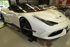 Ferrari458スペチアーレ ロベルタリフターシステム取り付け作業中