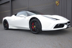 Ferrari458スペチアーレ ロベルタ フロントリフトアップ。純正油圧リフト装着車でもロベルタをお取り付けいただけます。お気軽にご相談ください。