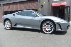 フェラーリ F430 4輪リフター装着　リフトアップ