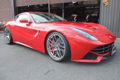 リバティウォーク様 Ferrari F12 フロントリフター取り付け