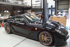 フェラーリ 599 用リフターは、フロントキットのほか4輪キットの用意もございます。ご用途、ご希望に合わせお気軽にお問い合わせください。599GTO用リフターもランナップしております。