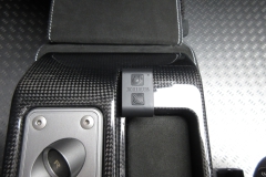 ロベルタ・リフターシステムの専用リモートスイッチ。25mm×40mmのコンパクトサイズ。わずかなスペースにも設置できます