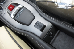 ロベルタ・リフターシステム 専用リモートスイッチ