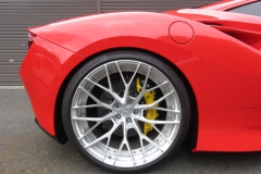 フェラーリ F8 トリブート