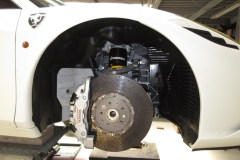 Ferrari458スペチアーレ用ロベルタ・リフターシステム（前後4輪）装着作業中です。