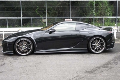 Lexus LC500用 前後4輪ロベルタ・リフターシステム装着。ローダウンカスタムも存分に決まります。