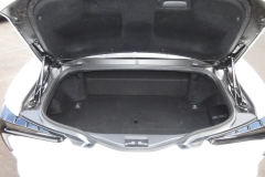 LC500 ロベルタ・リフターシステム装着後もラゲッジスペースはそのままお使いいただけます。