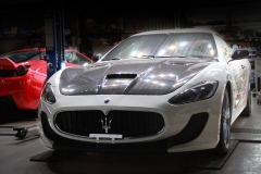 Maserati ・グラントゥーリズモシリーズ用ロベルタ・リフターシステムは、発売以来、多くのお客様にお求めいただいています。ぜひお気軽にお問い合わせください。