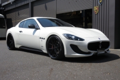 Maserati グラントゥーリズモ MCストラダーレ ロベルタ・リフターシステム好評発売中です。お気軽にお問い合わせください。