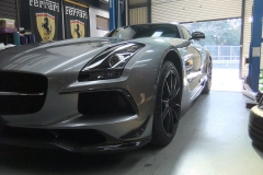 SLS AMG Black Series front lifter