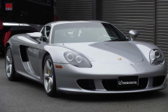 Porsche・カレラ GT用ロベルタ・リフターシステム。多くのカレラGTユーザー皆さまにロベルタをお選びいただいています。