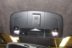 ロベルタ・リフターシステムの専用リモートスイッチです。ルームランプのユニットなどわずかなスペースにレイアウトできますので、ユーザー様のご希望に合わせた使い易い位置にセットできます。