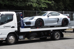 ポルシェ ケイマン GT4