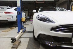 ファクトリーの模様です。991型GT3用リフターシステムも、多くのお客様にお選びいただいております。お気軽にお問い合わせください。