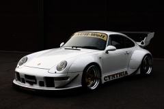 PORSCHE 993 Customed by RWB.