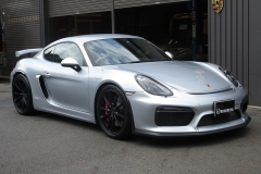 ポルシェ ケイマン GT4